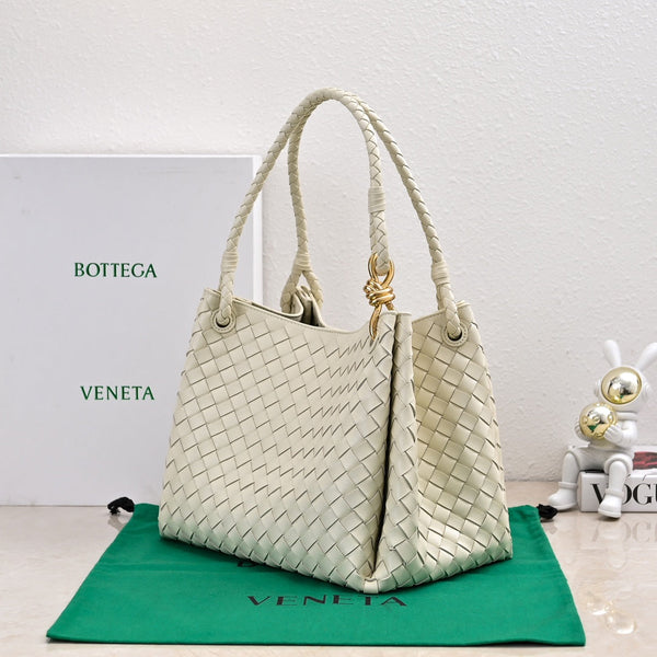 BV 26s Parachute Bag Cream Intrecciato Leather 291409