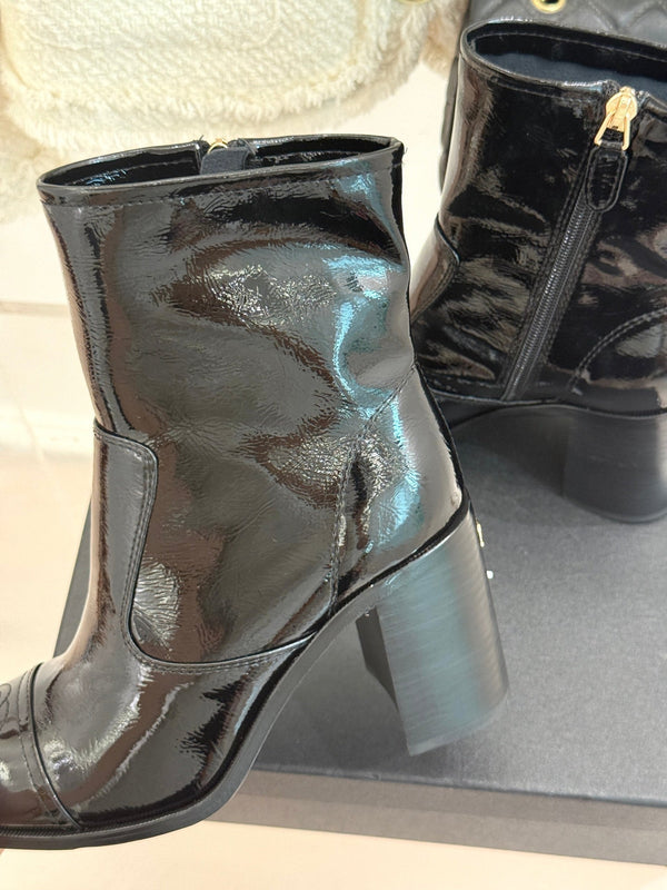CC Classic Short Boots Block Heel 90mm Black Patent Leather 465391