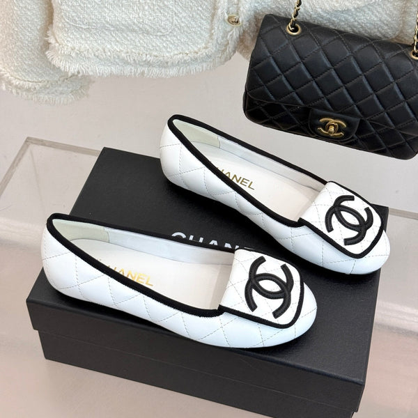 CC 26s Cambon Ballet Flats White Quited Lambskin 887792