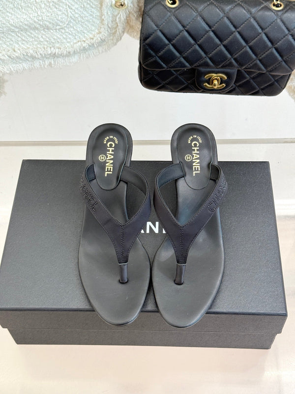 CC 2026 Thong Sandal 5.5cm Black Satin 825791