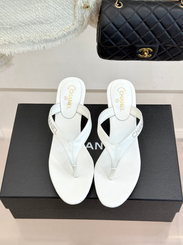 CC 2026 Thong Sandal 5.5cm White Satin 825793