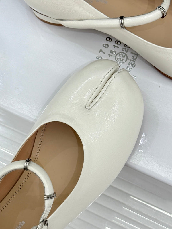 MM6 26s Tabi Mary Jane Ballerina Flats Cream Leather 991562