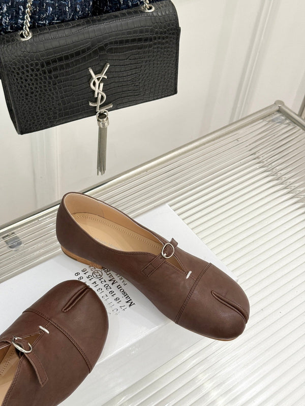 MM6 26s Split-Toe Mary Jane Brown Leather 991575