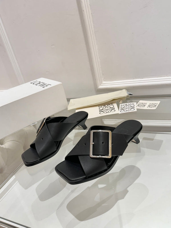 Loew Petal Buckle Sandals Black Leather 881320