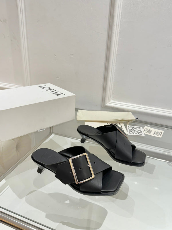 Loew Petal Buckle Sandals Black Leather 881320