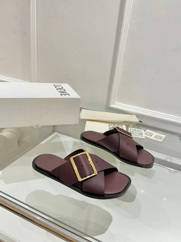 Loew Petal Buckle Slide Burgundy Leather 881318