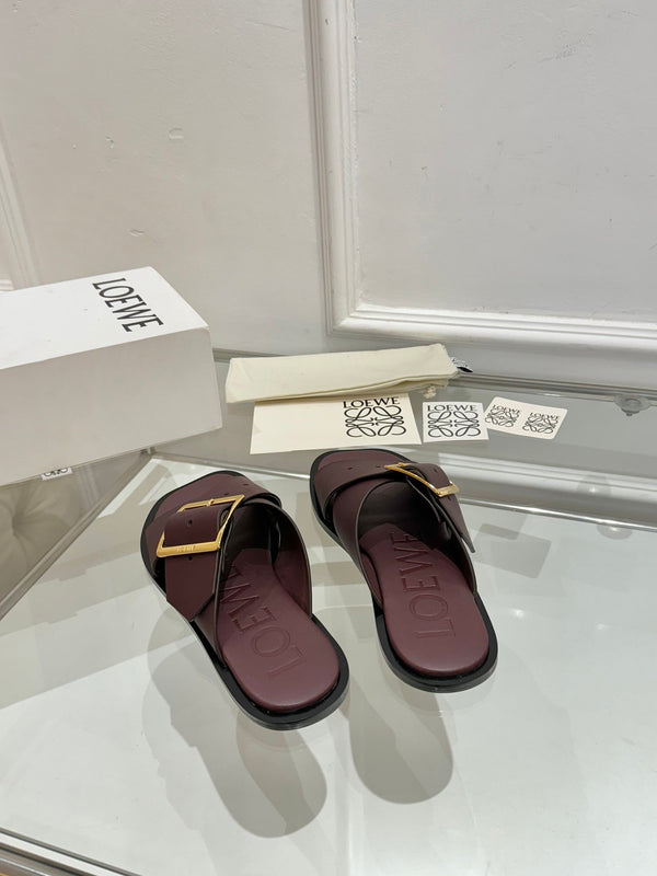 Loew Petal Buckle Slide Burgundy Leather 881318