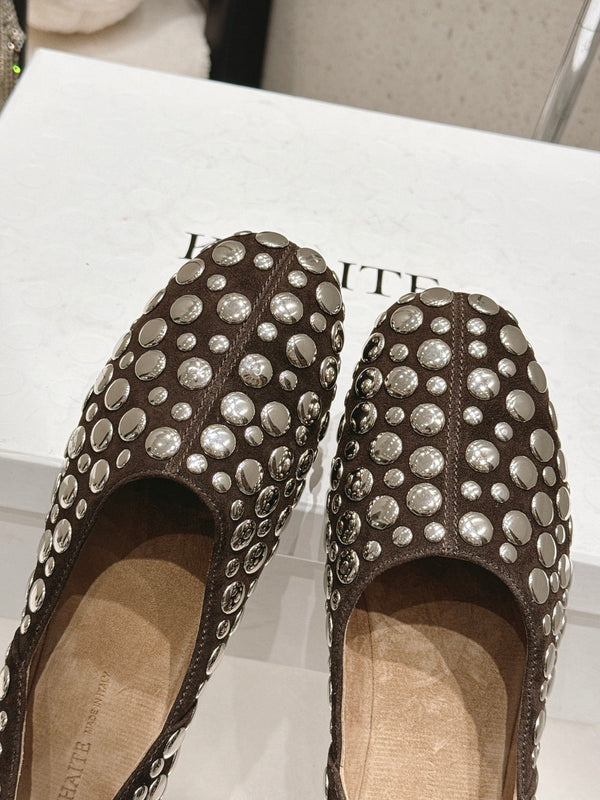 CL 26s Flat Shoes In Dark Brown Suede With Metal Studs