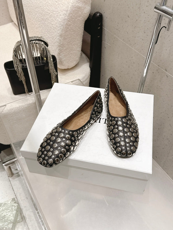 CL 26s Flat Shoes In Black Calfskin With Metal Studs