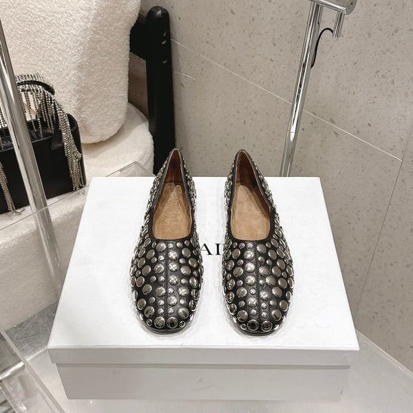 CL 26s Flat Shoes In Black Calfskin With Metal Studs