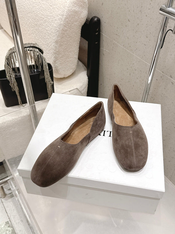 CL 26s Flat Shoes In Toffee Brown Suede