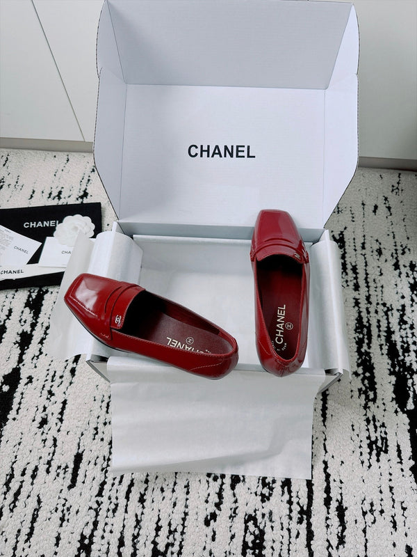 CC AW26 Moccasins Flat Red Shiny Leather 942471