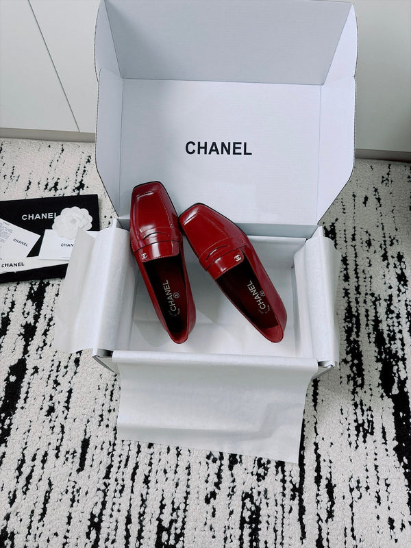 CC AW26 Moccasins Flat Red Shiny Leather 942471