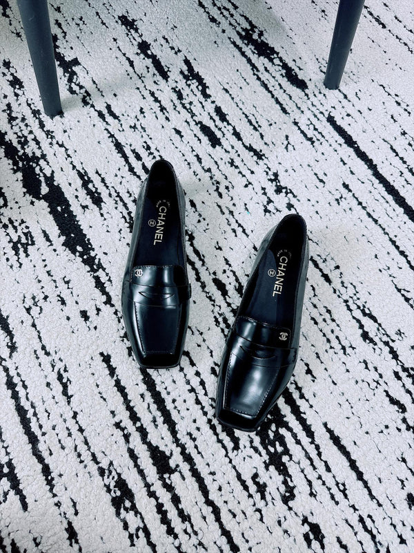 CC AW26 Moccasins Flat Black Shiny Leather 942448