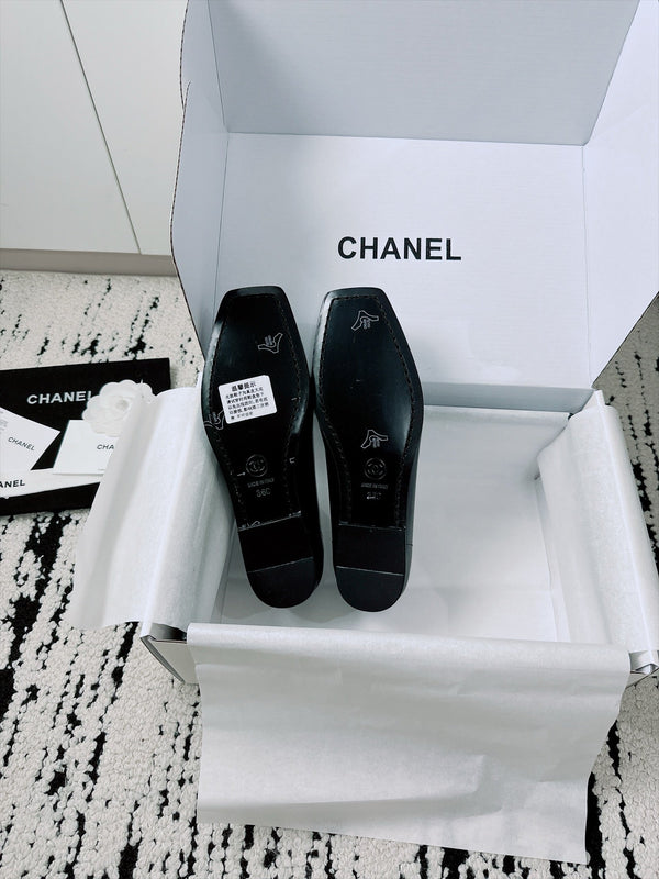 CC AW26 Moccasins Flat Black Shiny Leather 942448