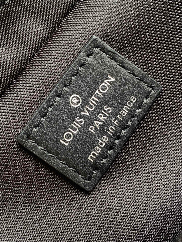 LV M46457 Porte-Documents Voyage NM Black Monogram Eclipse Canvas