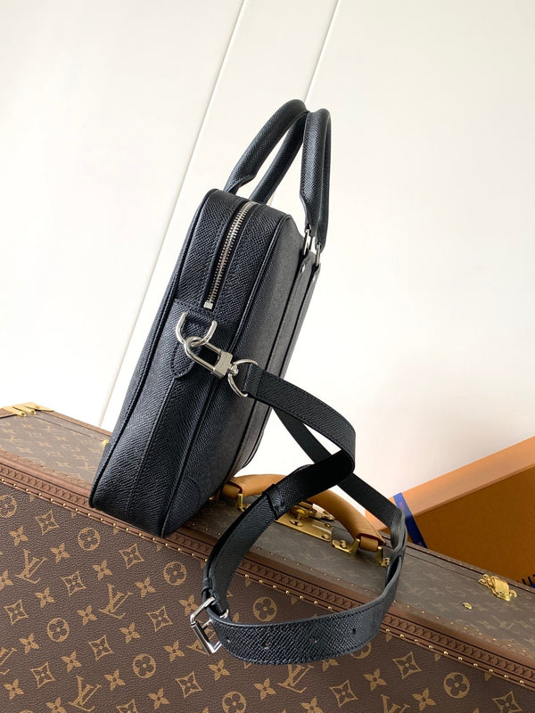 LV M30925 Porte-Documents Voyage NM Black Grain Leather