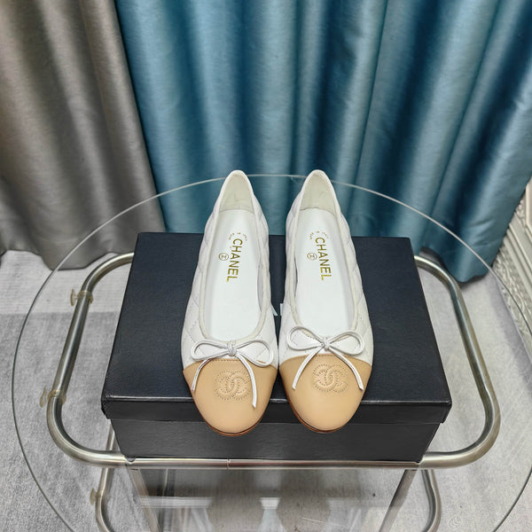 CC 25P Ballet Flat White Beige Quilted Calfskin