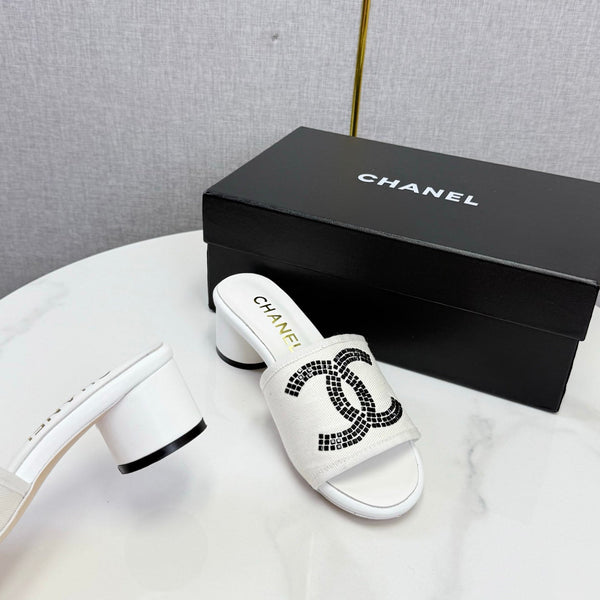 CC 26SS Sandals White Canvas Sheepskin 639893