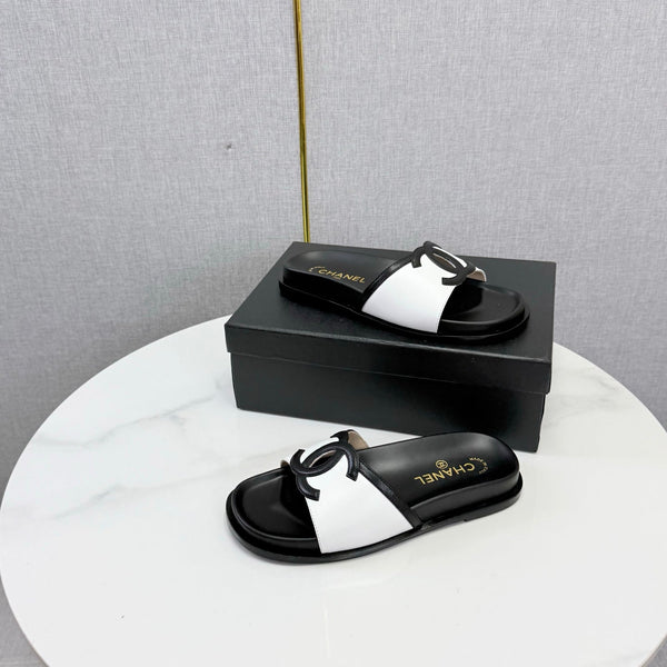 CC 26s Iconic CC Slides White Lambskin
