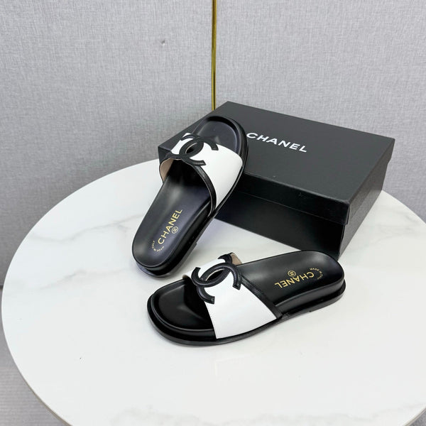 CC 26s Iconic CC Slides White Lambskin