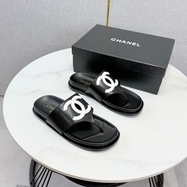 CC 26s CC Thong Slides Black Lambskin