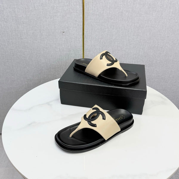 CC 26s CC Thong Slides Beige Lambskin