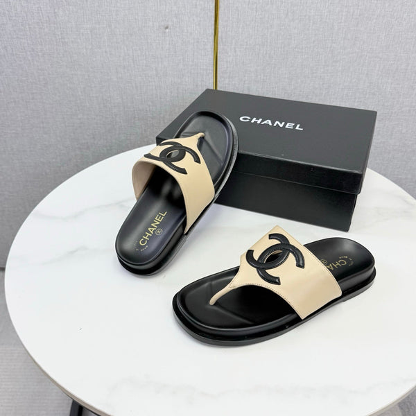 CC 26s CC Thong Slides Beige Lambskin