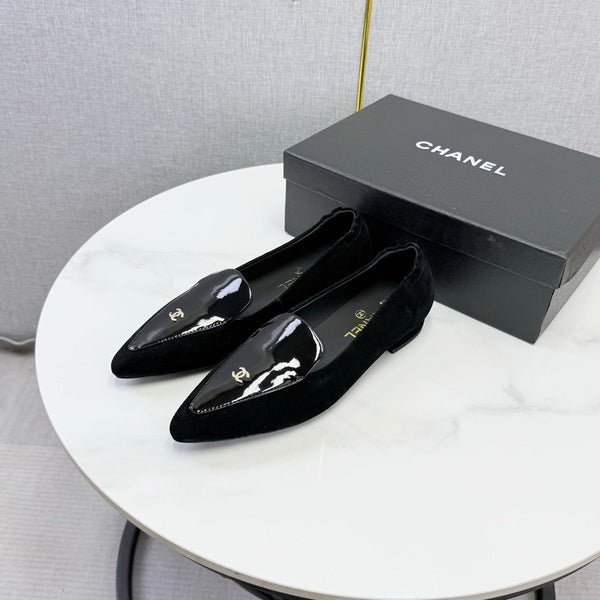 CC 26s Pointed Loafers Black Patent Leather 972783