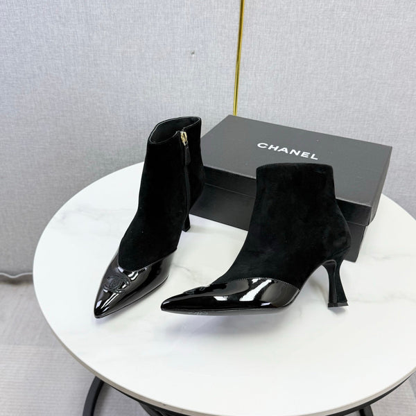 CC 26s Pointed-Toe Stiletto Ankle Boots Black Suede 972792