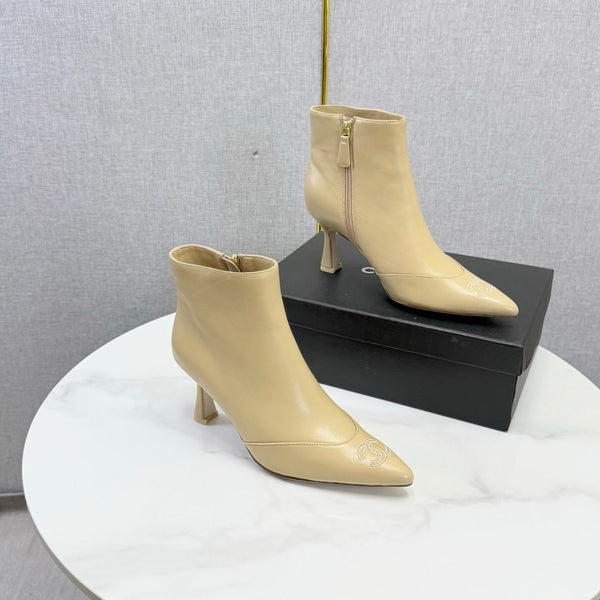 CC 26s Pointed-Toe Stiletto Ankle Boots Beige Cowhide 972793