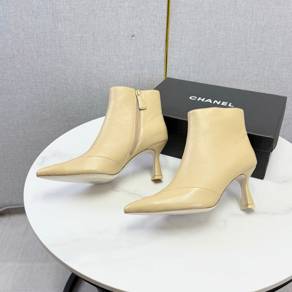 CC 26s Pointed-Toe Stiletto Ankle Boots Beige Cowhide 972793