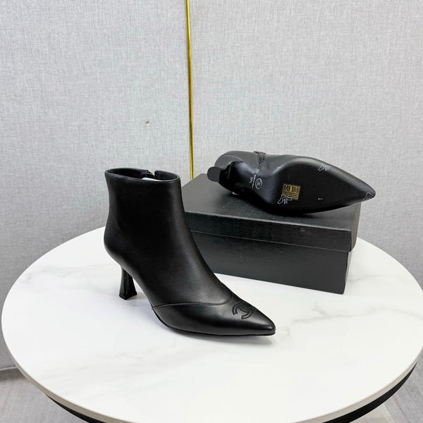 CC 26s Pointed-Toe Stiletto Ankle Boots Black Cowhide 972794