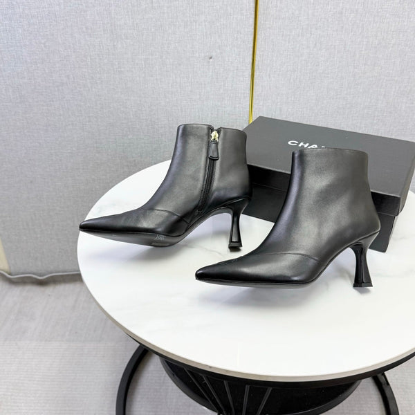 CC 26s Pointed-Toe Stiletto Ankle Boots Black Cowhide 972794