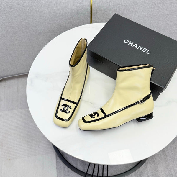CC 26s Square Toe Low Heel Boots Black Beige Sheeepskin 972803