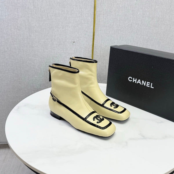 CC 26s Square Toe Low Heel Boots Black Beige Sheeepskin 972803
