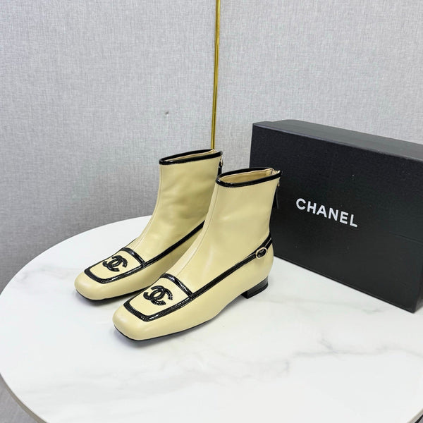CC 26s Square Toe Low Heel Boots Black Beige Sheeepskin 972803