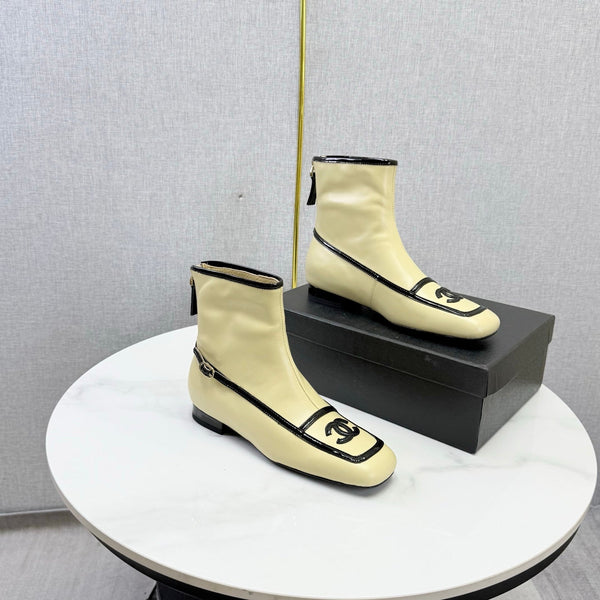 CC 26s Square Toe Low Heel Boots Black Beige Sheeepskin 972803