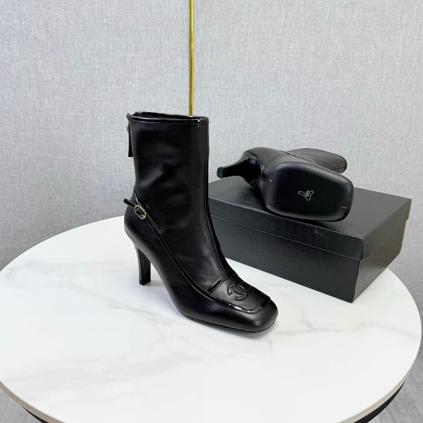 CC 26s Silhouette Ankle Boots Black Sheepskin 972811