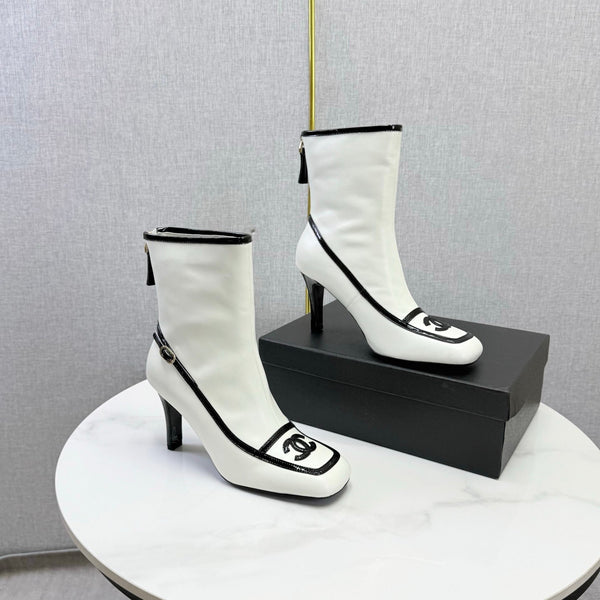 CC 26s Silhouette Ankle Boots White Black Sheepskin 972813
