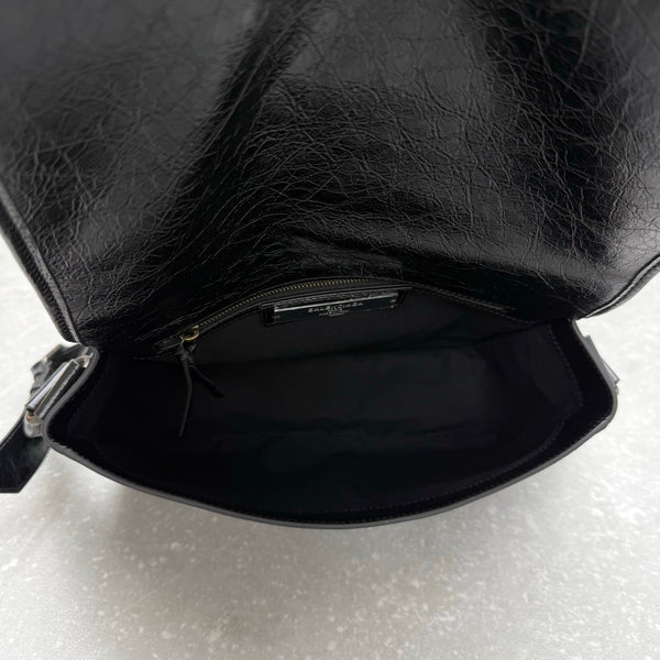 BG Le City Small Flap Messenger Bag Black Oil Wax Leather