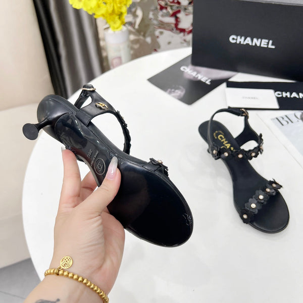 CC 26s Floral Sandal 5cm Black Sheepskin 867473