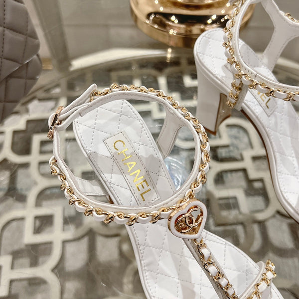 CC 26s Chain T-Strap Charm Sandals 8.5cm White Lambskin 736119