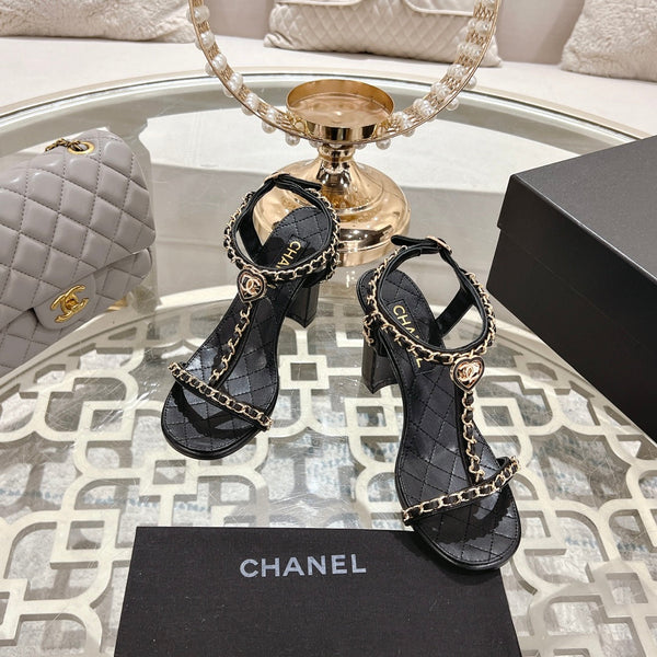 CC 26s Chain T-Strap Charm Sandals 8.5cm Black Lambskin 736121