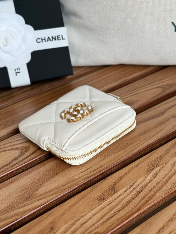 cc 19 zipped coin purse 11cm white lambskin gold hardware