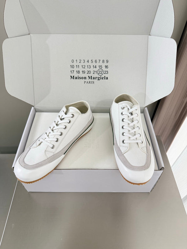 MM Traveler Sneaker White Grey Suede Canvas Sheeepskin 872471