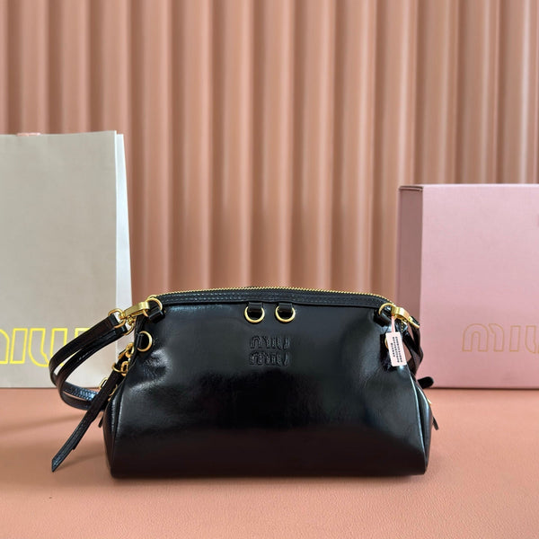 Miu Caprice Clutch Black Leather 280753