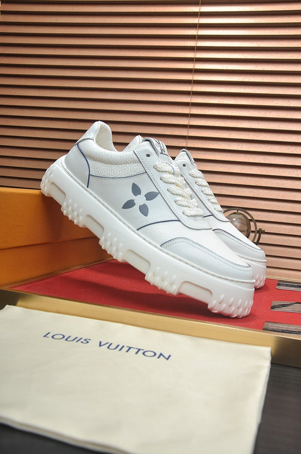 LV TRAINER WHITE MIX GREY CALFSKIN