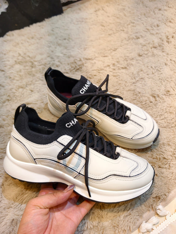 CC Métiers d’art 2026 Sneakers White Lambskin 941008