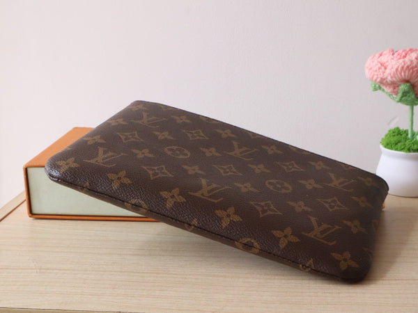 LV Pochette Clés Medium 24cm Brown Monogram Canvas GHW